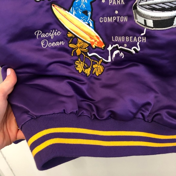 Rare! NBA Lakers Black Label Starter Jacket - Urban Outfitters - Picture 5 of 9